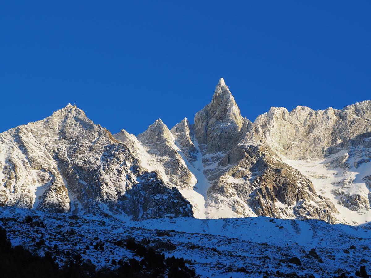 Отель Aiguille De La Tza Аролла Экстерьер фото